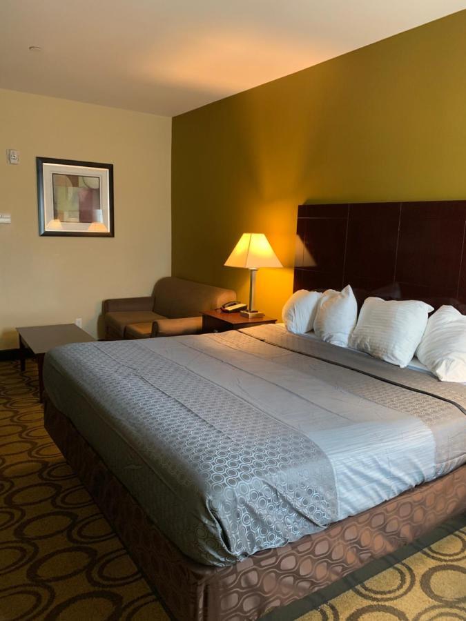 Rodeway Inn & Suites Winnfield Екстериор снимка