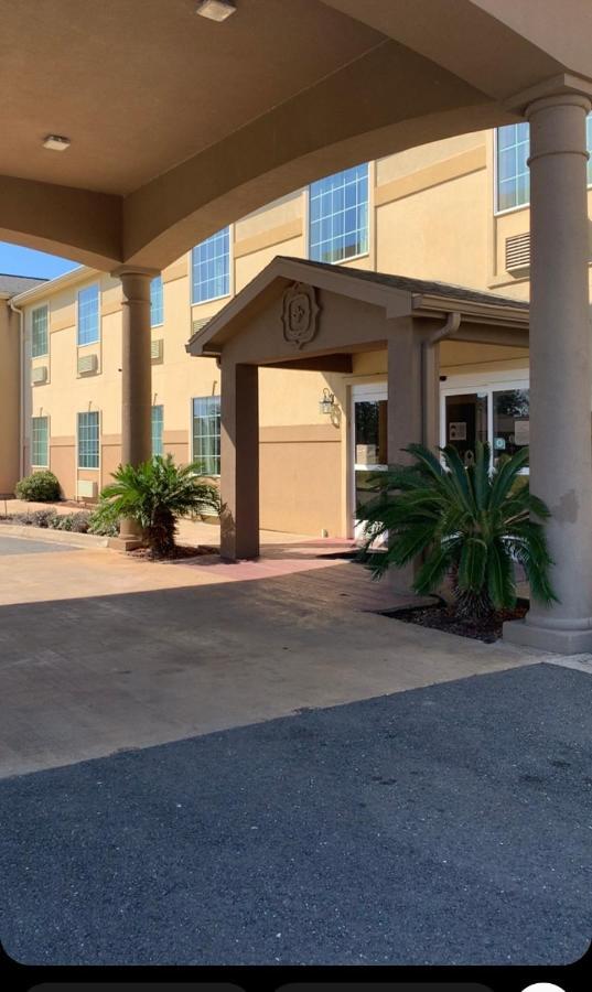 Rodeway Inn & Suites Winnfield Екстериор снимка