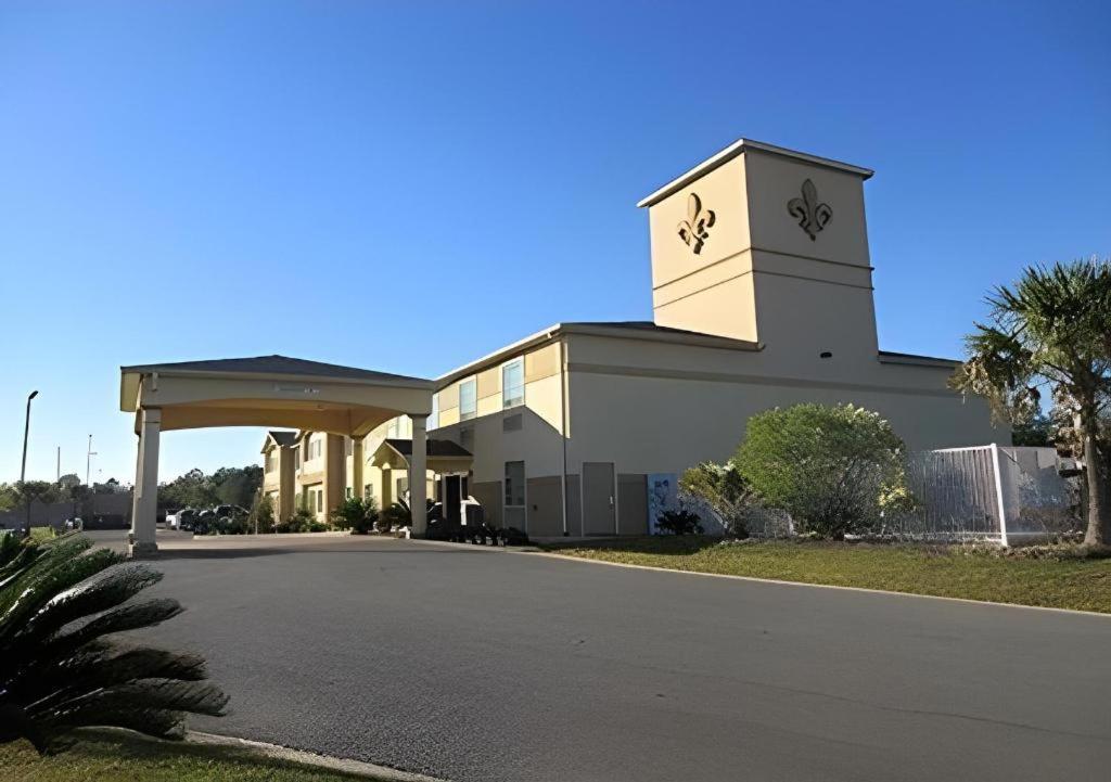 Rodeway Inn & Suites Winnfield Екстериор снимка